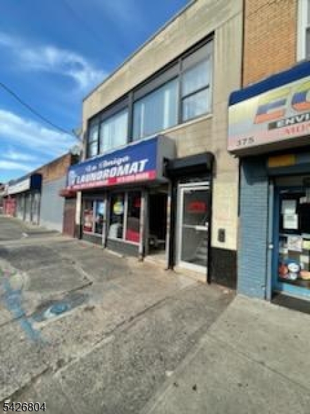 377 Bloomfield Ave Property Photo 2