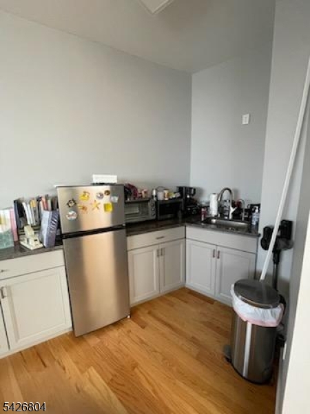 377 Bloomfield Ave Property Photo 8