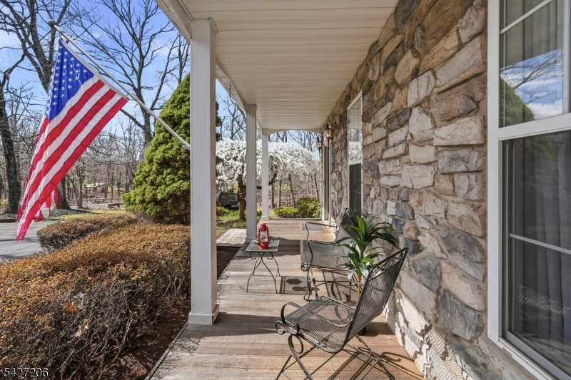 140 Bunker Hill Rd Property Photo 3