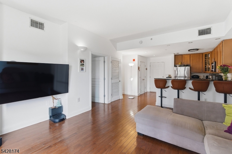 4315 Park Ave 2e Property Photo 2