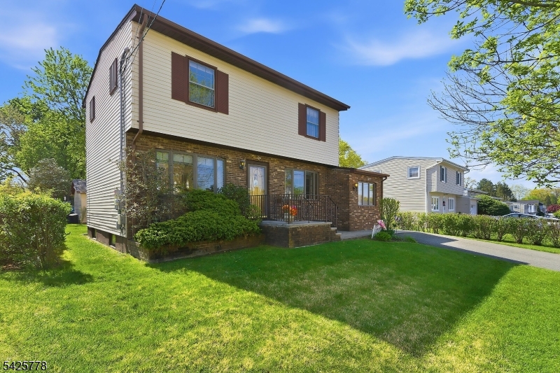 38 Atkins Ter Property Photo 2