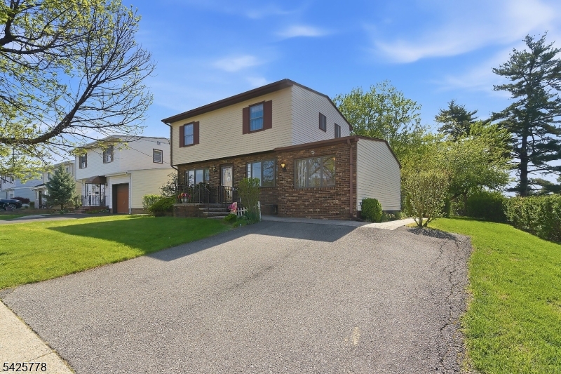 38 Atkins Ter Property Photo 4