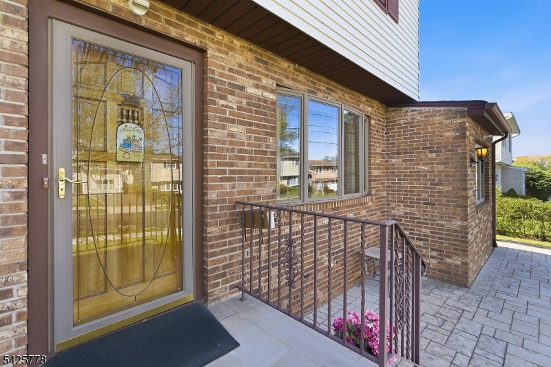 38 Atkins Ter Property Photo 5