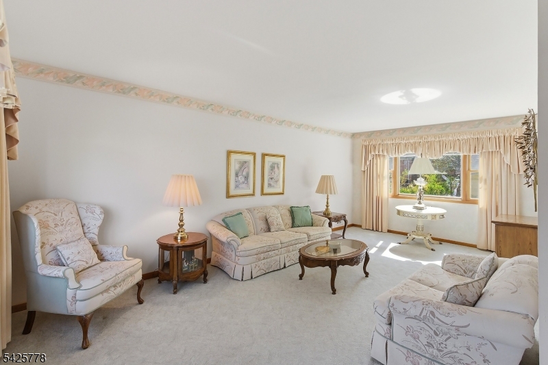 38 Atkins Ter Property Photo 6