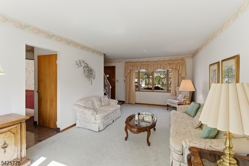 38 Atkins Ter Property Photo 7
