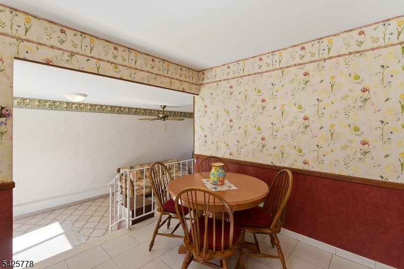 38 Atkins Ter Property Photo 12