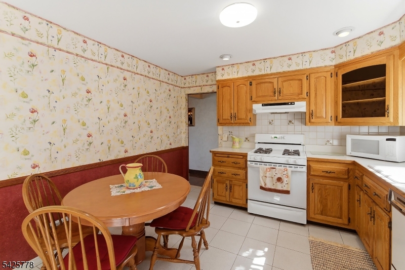 38 Atkins Ter Property Photo 14