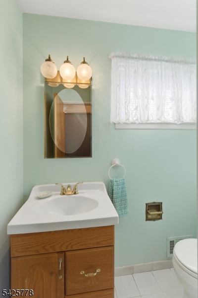 38 Atkins Ter Property Photo 17