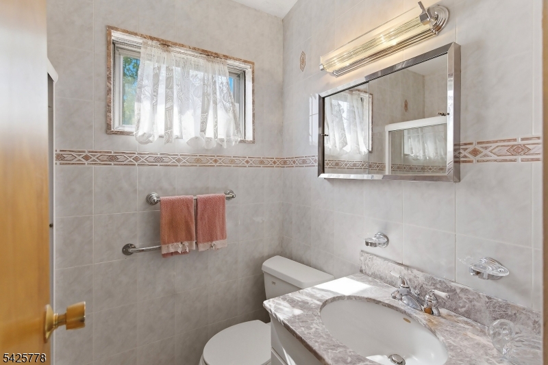 38 Atkins Ter Property Photo 20