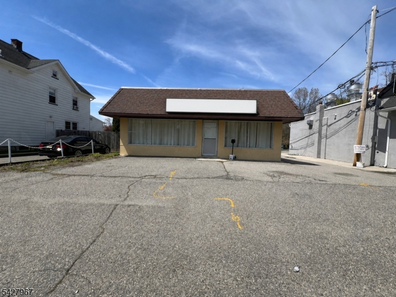 901 Ringwood Ave Property Photo 1