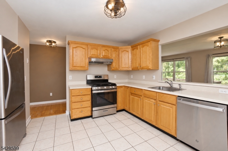 4 Eagles Nest Ln Property Photo 2