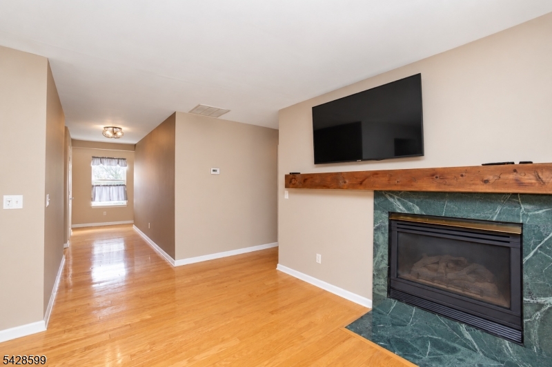 4 Eagles Nest Ln Property Photo 6