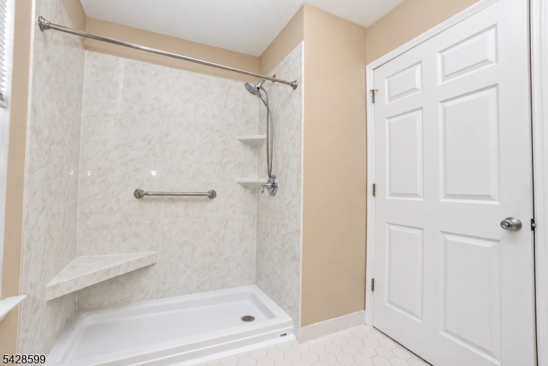 4 Eagles Nest Ln Property Photo 14