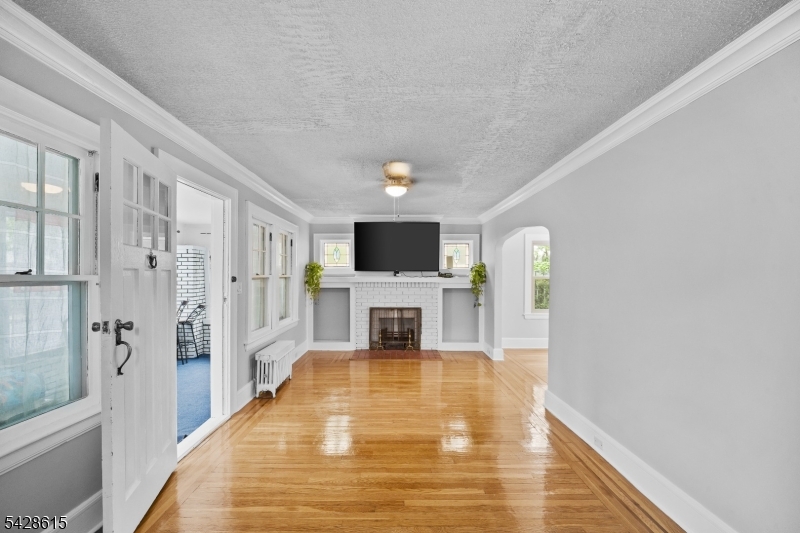 257 Brighton Ave Property Photo 5