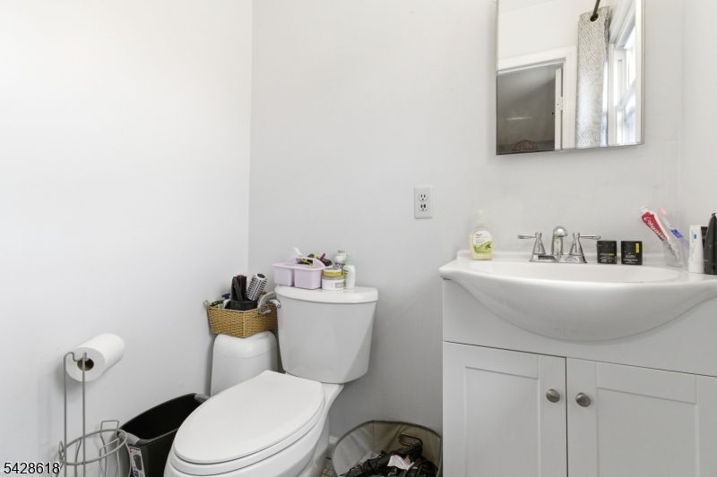 1129 E Henry St Property Photo 31