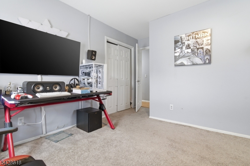 1129 E Henry St Property Photo 34