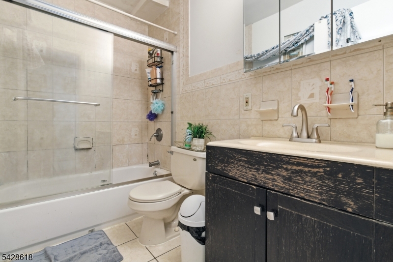 1129 E Henry St Property Photo 35