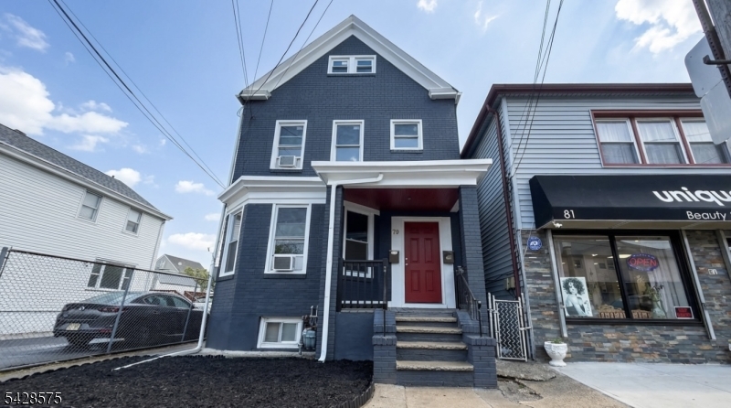 79 E 22nd St Property Photo 1