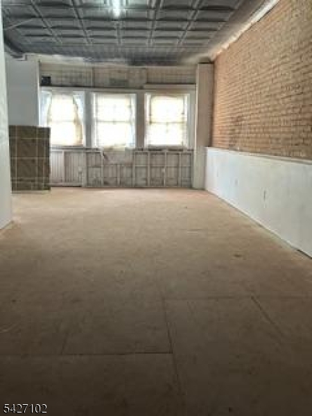 398 Centre St Property Photo 3
