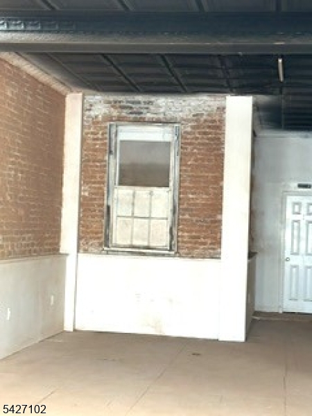 398 Centre St Property Photo 4