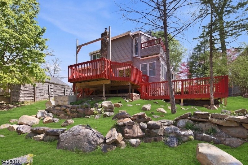 26 Hillview Ter Property Photo 1