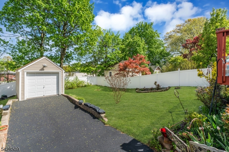 1281 Longfellow Ave Property Photo 48
