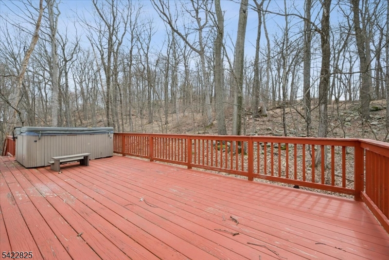 315 Hudson Ave Property Photo 3