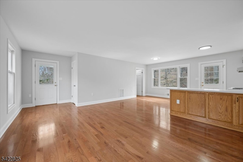 315 Hudson Ave Property Photo 12