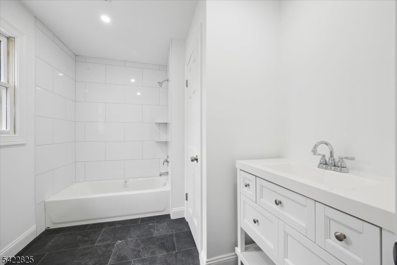 315 Hudson Ave Property Photo 15