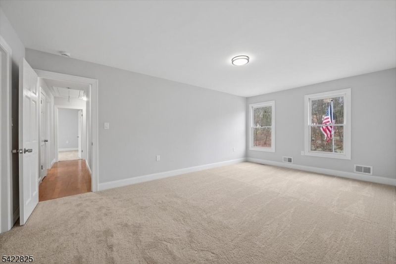 315 Hudson Ave Property Photo 19