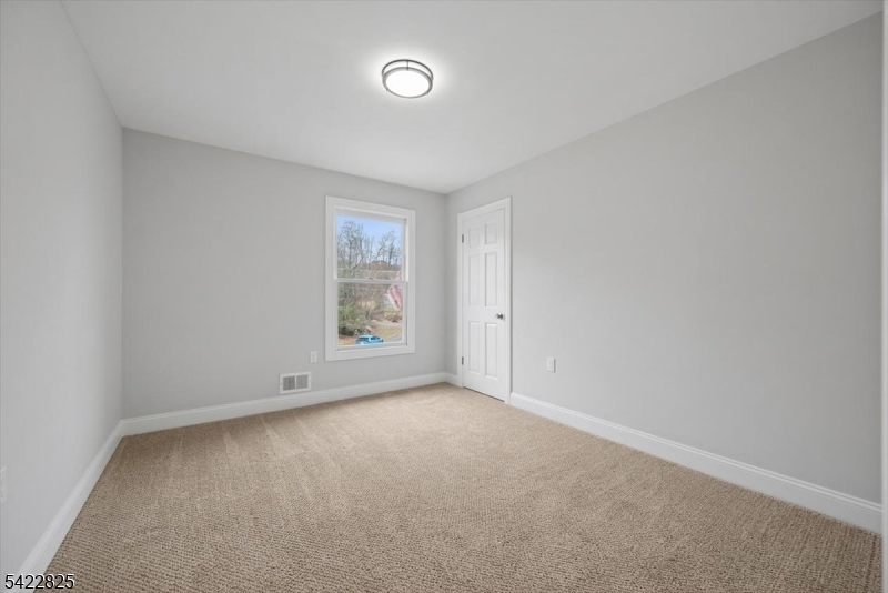 315 Hudson Ave Property Photo 20