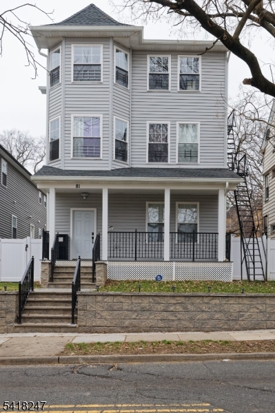 81 N Grove St 3 Property Photo 2