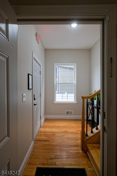 81 N Grove St 3 Property Photo 10