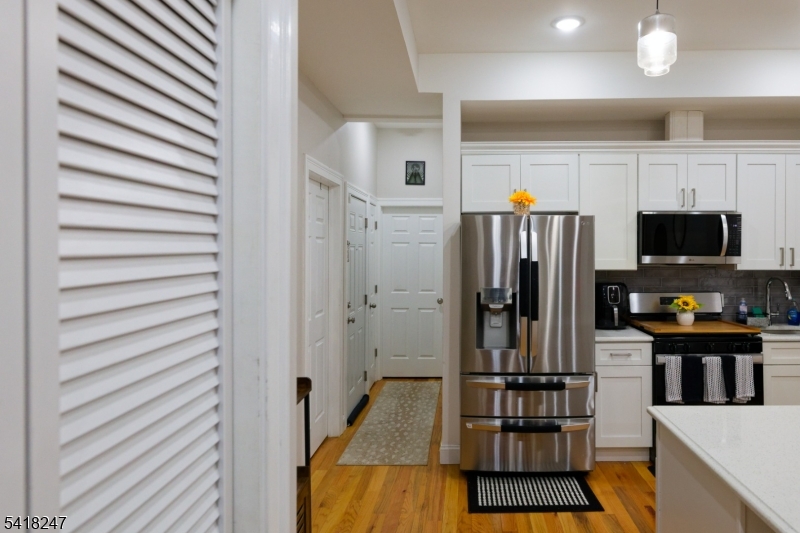 81 N Grove St 3 Property Photo 18
