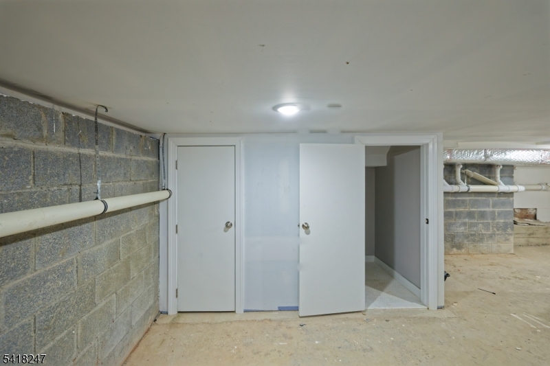 81 N Grove St 3 Property Photo 36