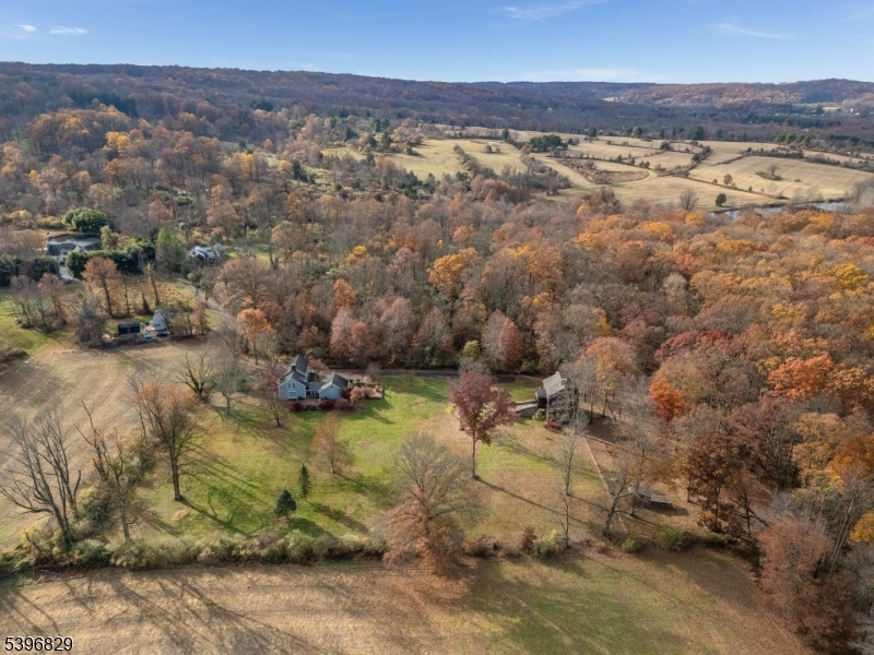 140 Driftway East Property Photo 6