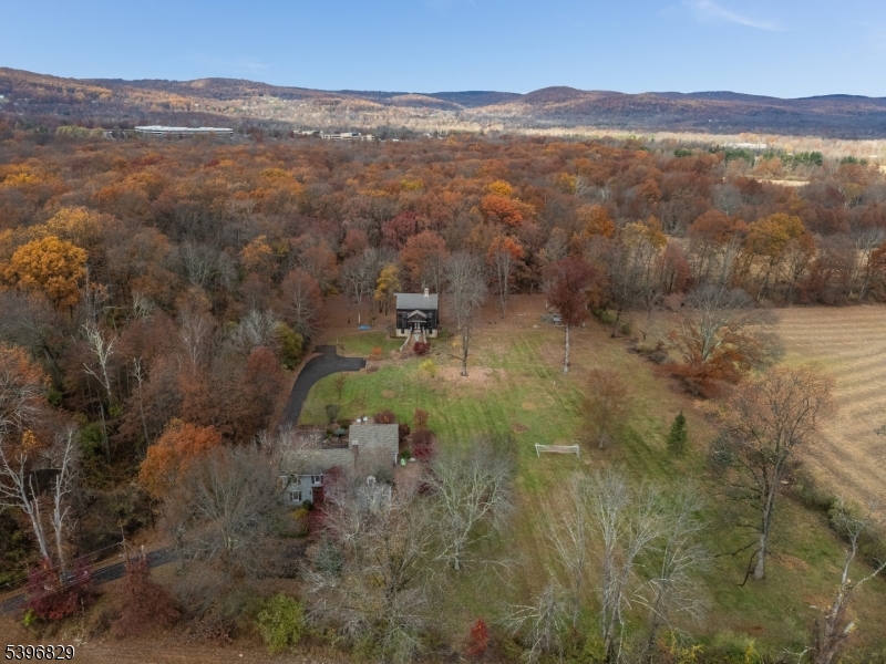 140 Driftway East Property Photo 10