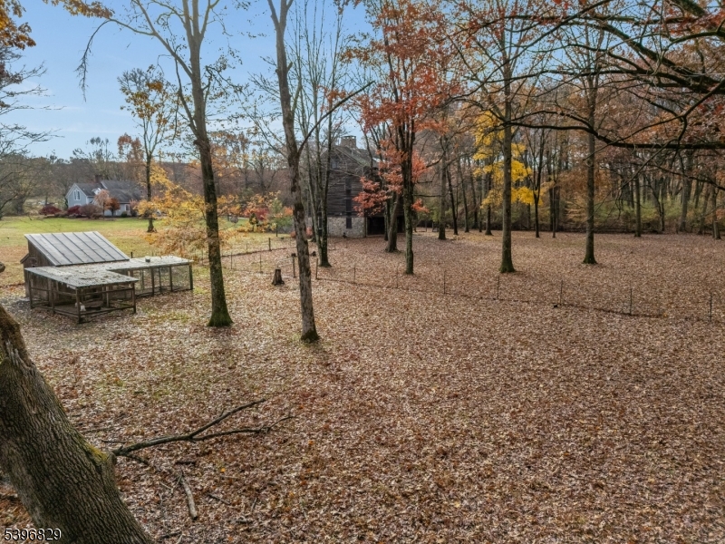 140 Driftway East Property Photo 46
