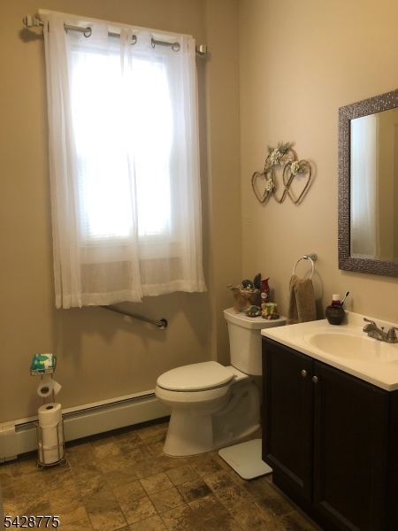 650 Main St Property Photo 10