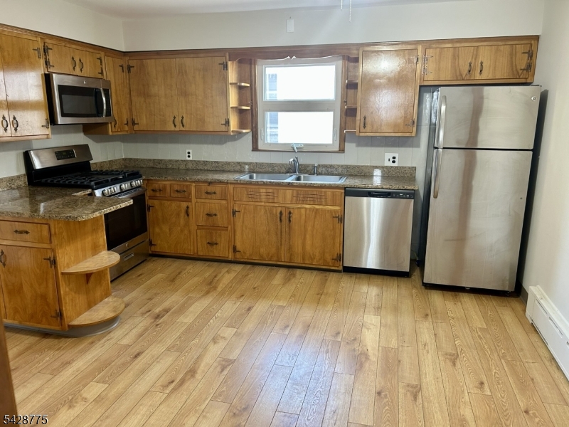 650 Main St Property Photo 19