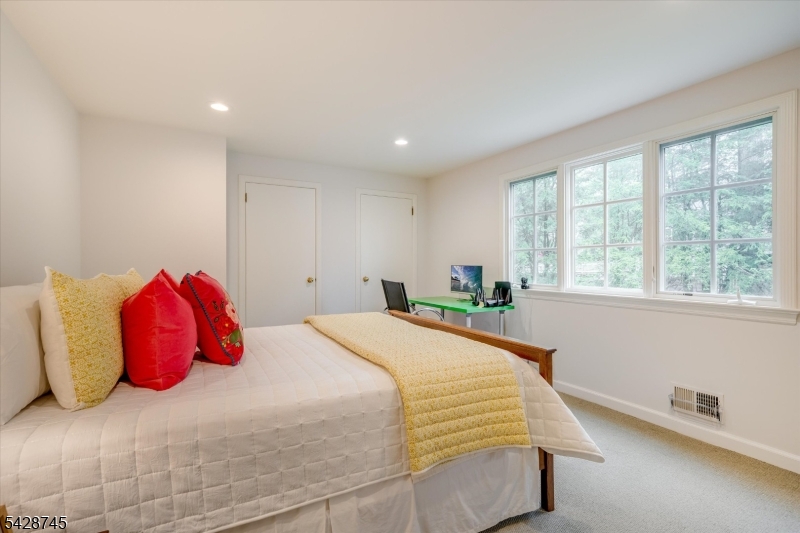36 Cambridge Drive Property Photo 33