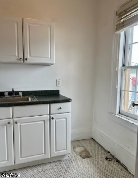 855 Bloomfield Ave, Unit 201 Property Photo 1