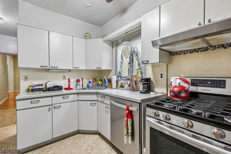 50 Preston St Property Photo 16