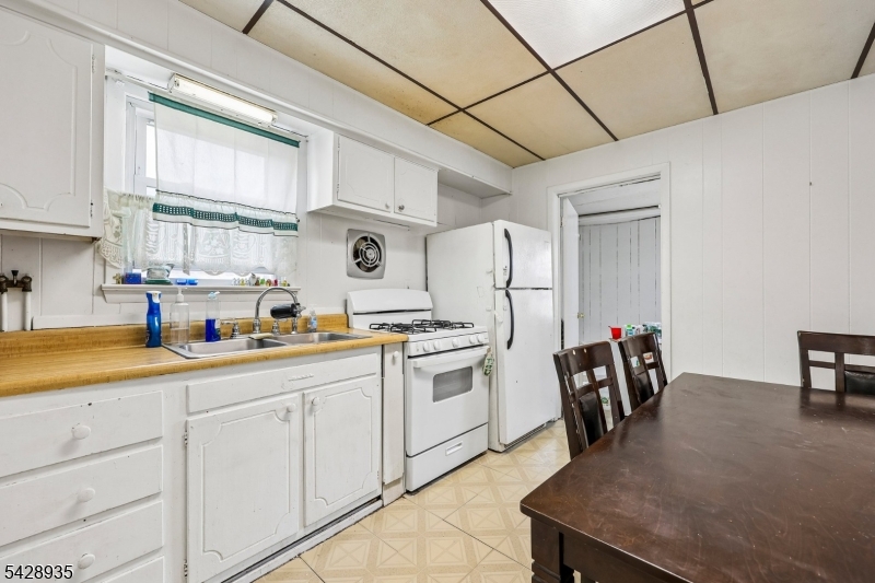 50 Preston St Property Photo 18