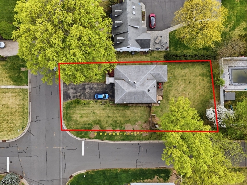 1400 Field Ave Property Photo 3