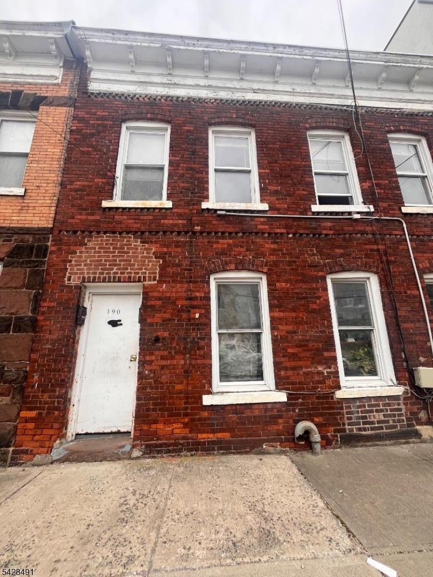 190 Heckel St 2 Property Photo 1