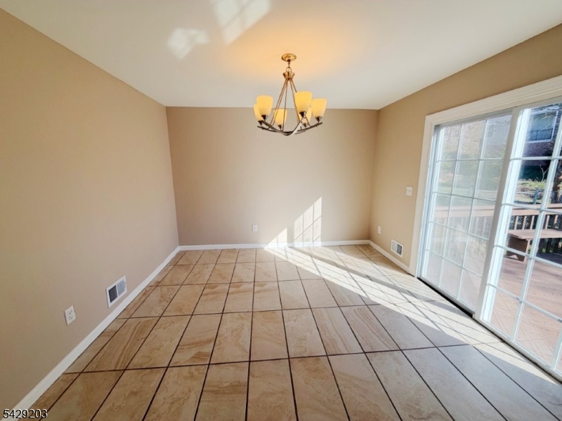 177 Victor St Property Photo 4