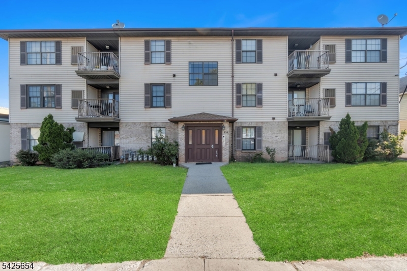 535 Bayway Ave 2b Property Photo 1