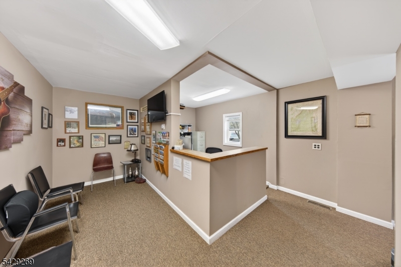 187 Breakneck Rd Property Photo 6
