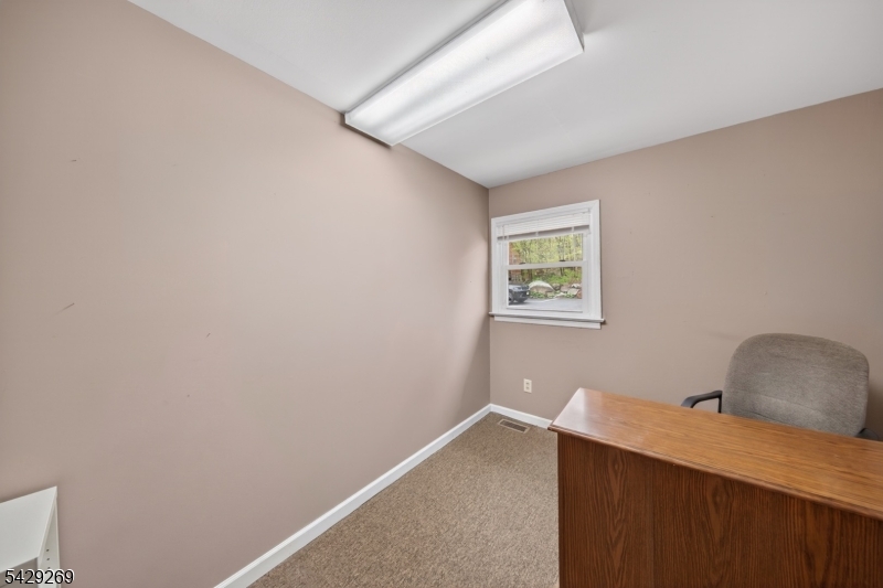 187 Breakneck Rd Property Photo 9